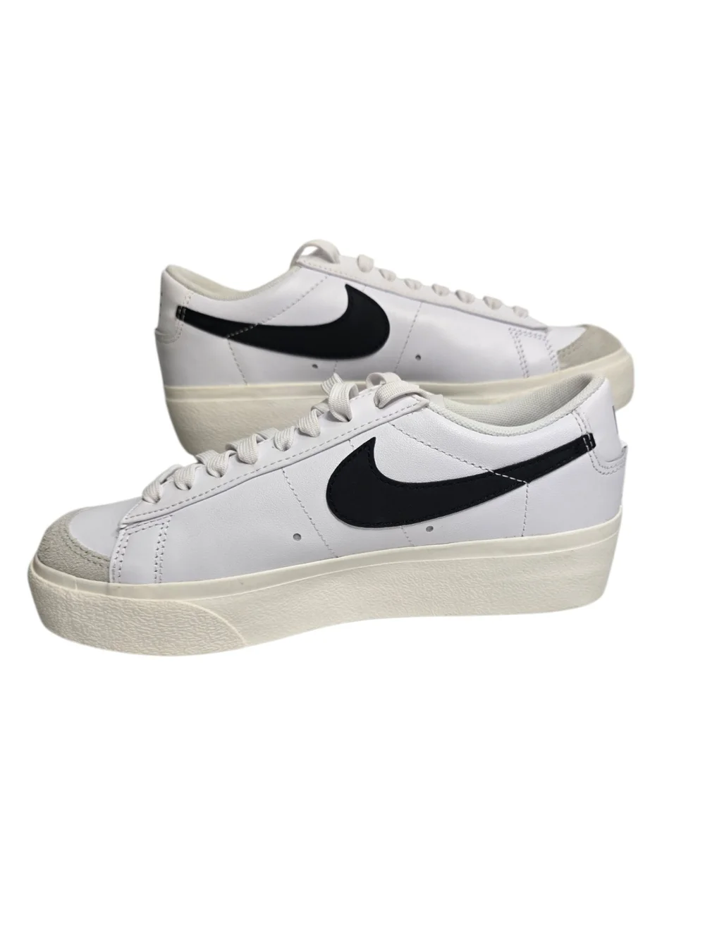 Nike Blazer Low Platform Women's 7 White Black Sail DJ0292-101 Sneakers USED